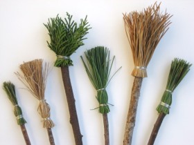 doodles-and-jots-making-paintbrushes-with-natural-materials