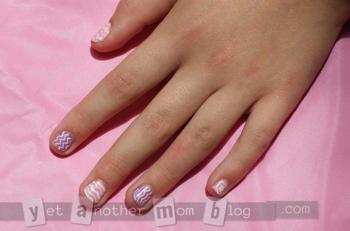 Super Easy DIY Nail Art - left hand