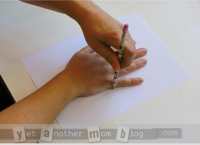 3D Line Art of Hand - step 1 -  trace your hand
