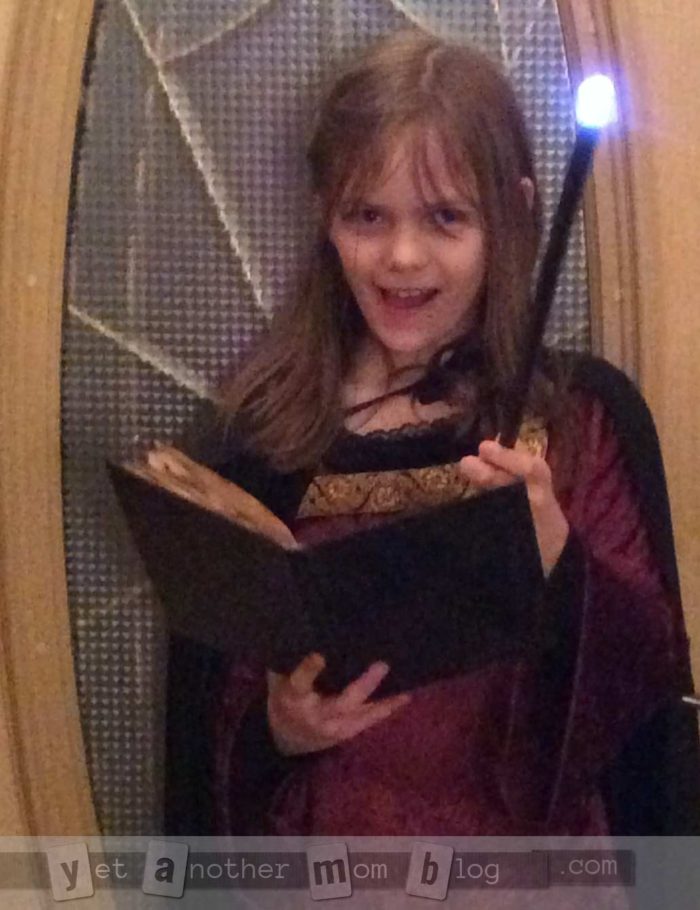 em-casting-a-spell
